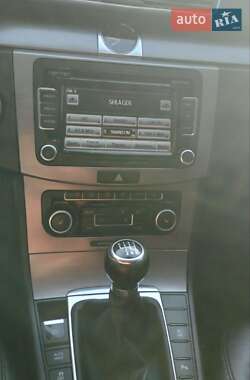 Універсал Volkswagen Passat 2011 в 