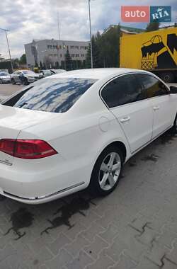 Седан Volkswagen Passat 2011 в 