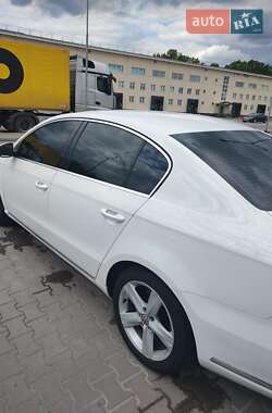 Седан Volkswagen Passat 2011 в 