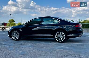 Седан Volkswagen Passat 2018 в 