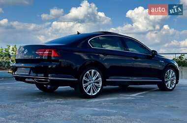 Седан Volkswagen Passat 2018 в 