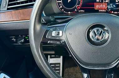 Седан Volkswagen Passat 2018 в 