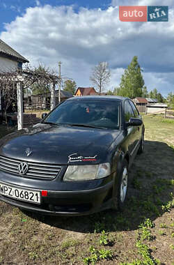 Седан Volkswagen Passat 1999 в 