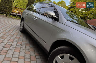 Универсал Volkswagen Passat 2010 в 