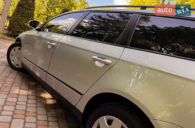 Универсал Volkswagen Passat 2010 в 