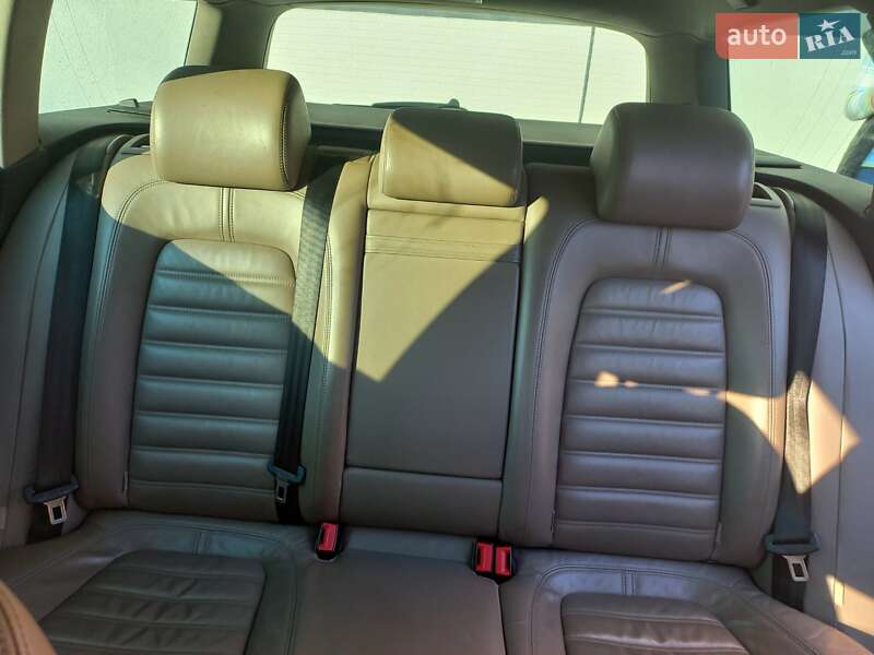 Универсал Volkswagen Passat 2009 в Ровно