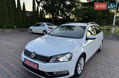 Универсал Volkswagen Passat 2012 в Староконстантинове