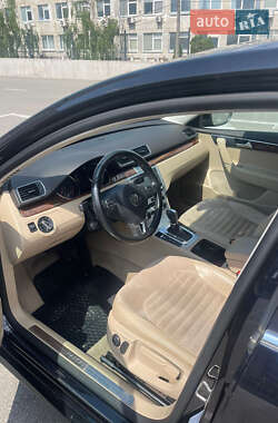 Седан Volkswagen Passat 2012 в 