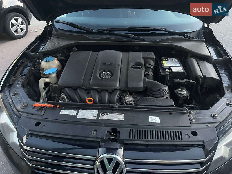 Седан Volkswagen Passat 2012 в Києві