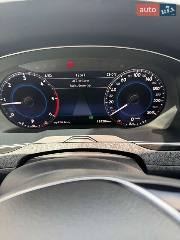 Седан Volkswagen Passat 2018 в Киеве