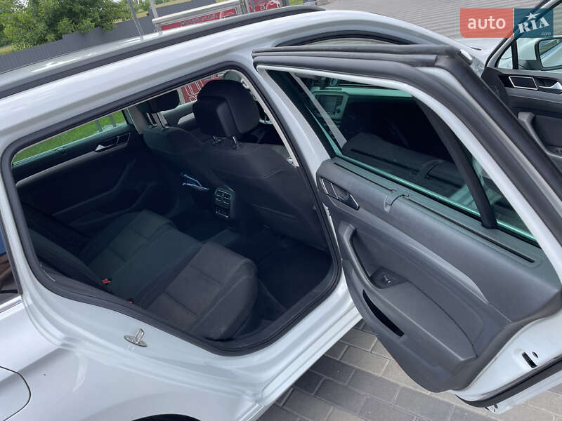 Універсал Volkswagen Passat 2015 в Києві