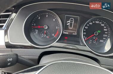 Универсал Volkswagen Passat 2015 в Киеве