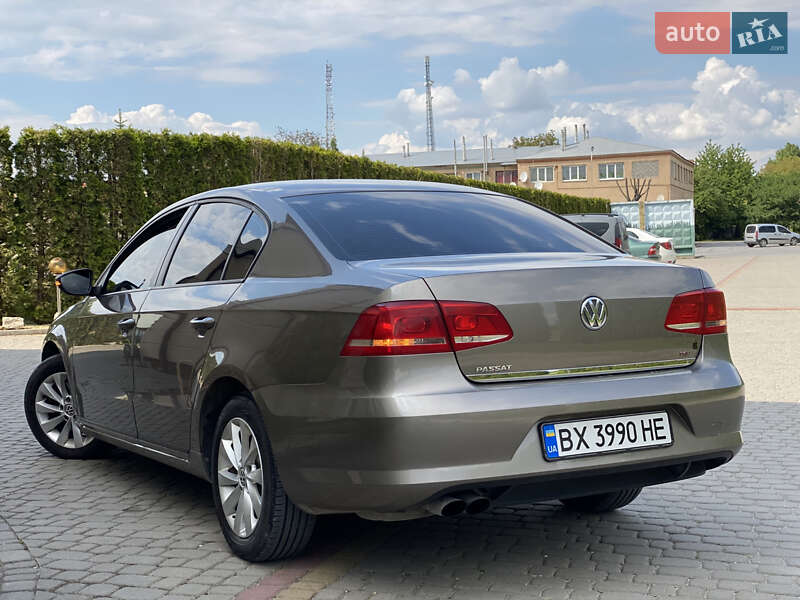 Седан Volkswagen Passat 2011 в Дунаївцях