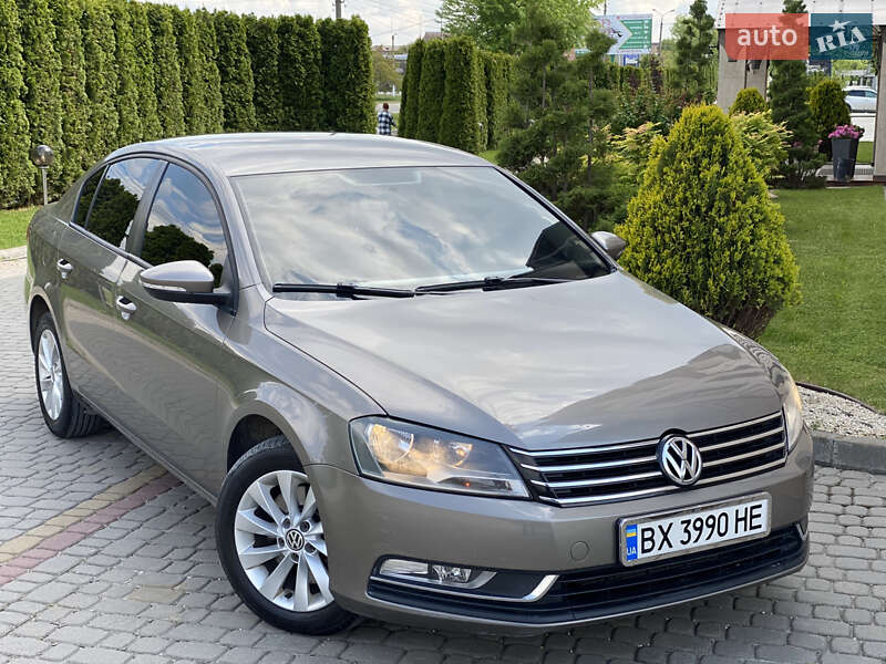 Седан Volkswagen Passat 2011 в Дунаївцях