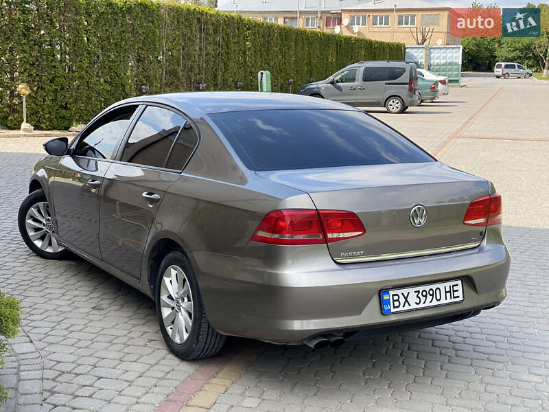 Седан Volkswagen Passat 2011 в Дунаївцях