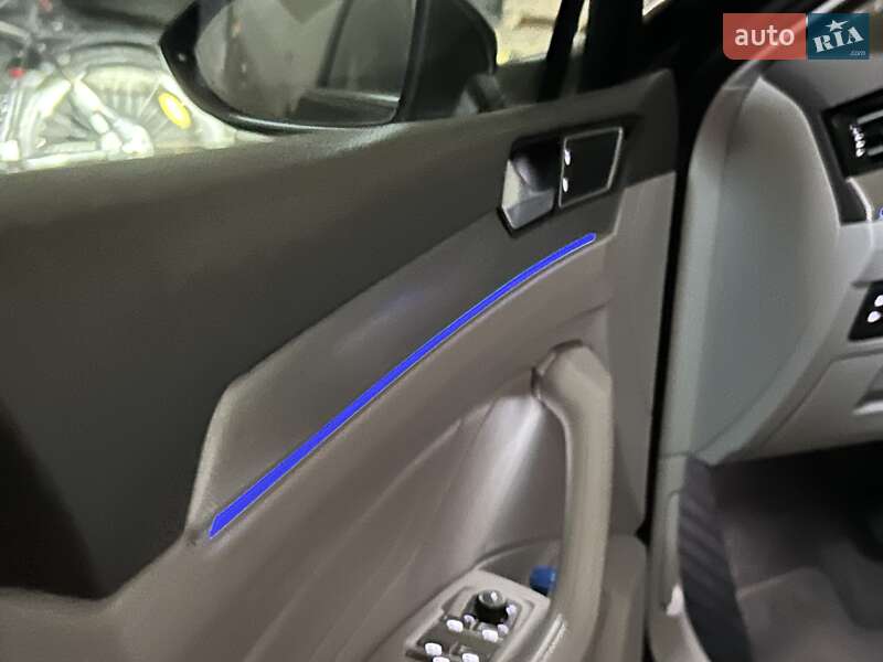 Седан Volkswagen Passat 2020 в Львове