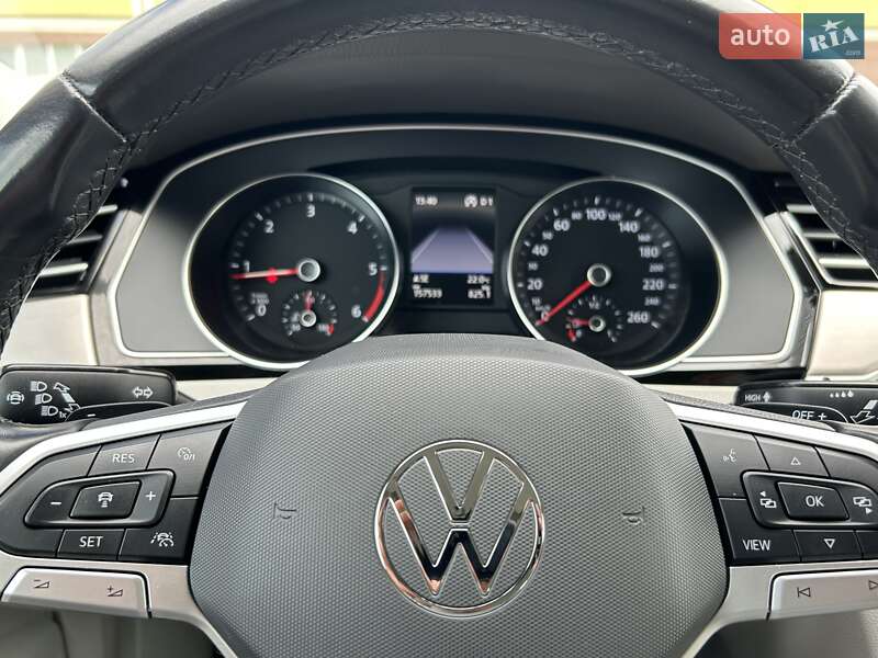Седан Volkswagen Passat 2020 в Львове