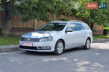 Універсал Volkswagen Passat 2011 в Луцьку