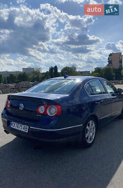 Седан Volkswagen Passat 2005 в 