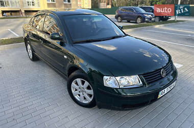Седан Volkswagen Passat 2000 в Вышгороде