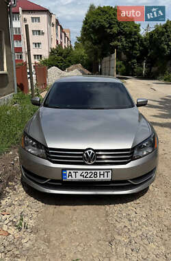 Седан Volkswagen Passat 2013 в Чернівцях