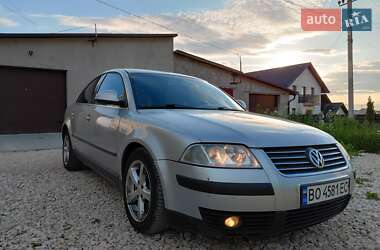 Седан Volkswagen Passat 2004 в Волочиске