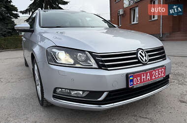 Універсал Volkswagen Passat 2012 в 