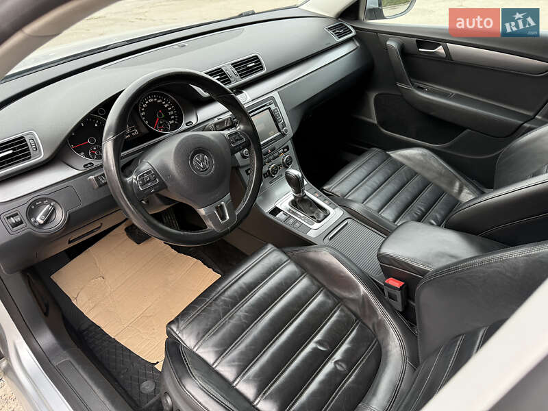 Універсал Volkswagen Passat 2012 в Кременці