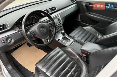 Універсал Volkswagen Passat 2012 в 