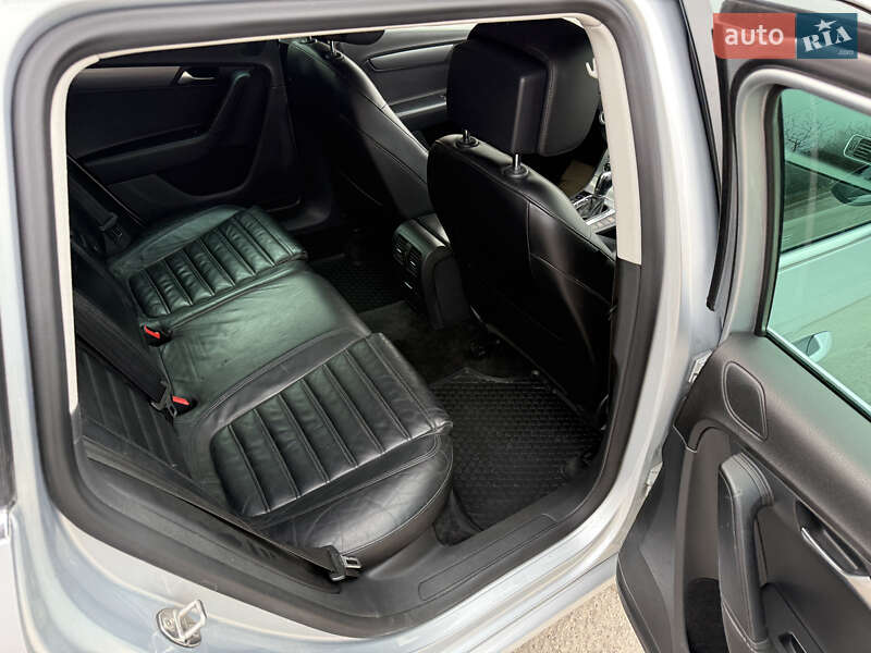 Універсал Volkswagen Passat 2012 в Кременці
