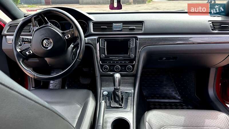 Седан Volkswagen Passat 2018 в Кривом Роге
