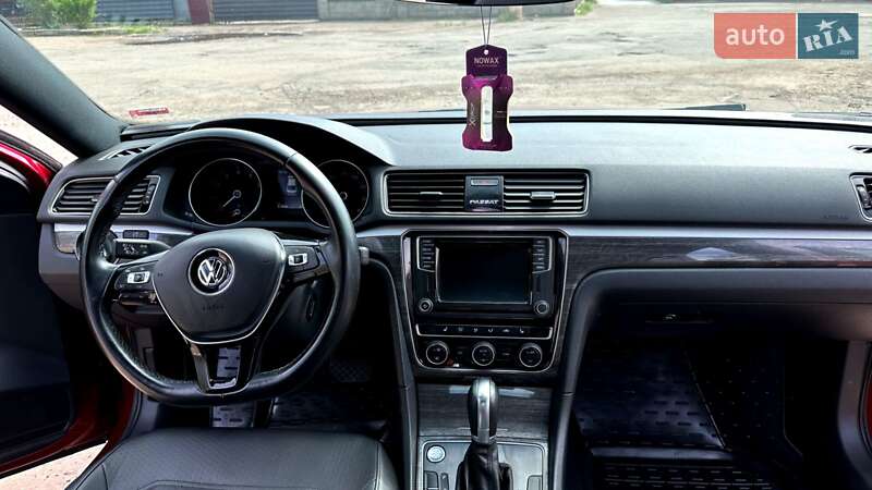 Седан Volkswagen Passat 2018 в Кривом Роге