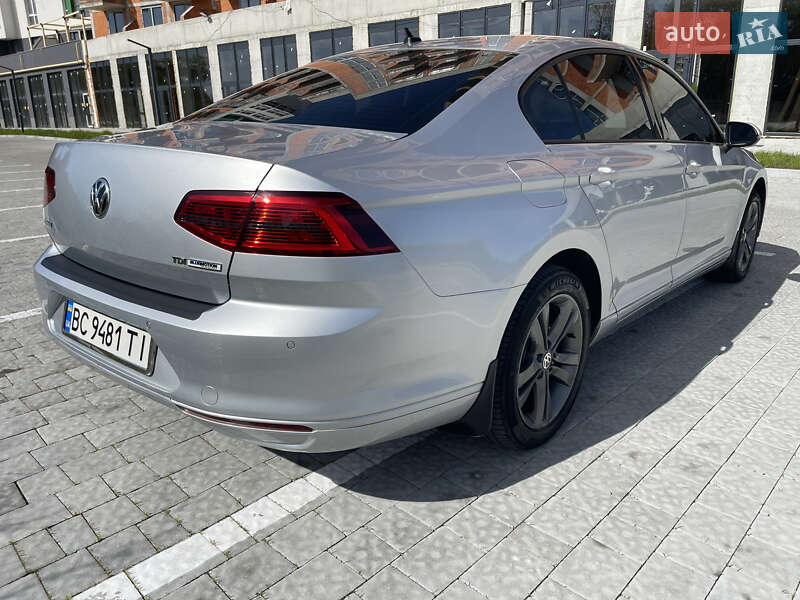 Седан Volkswagen Passat 2015 в Львове