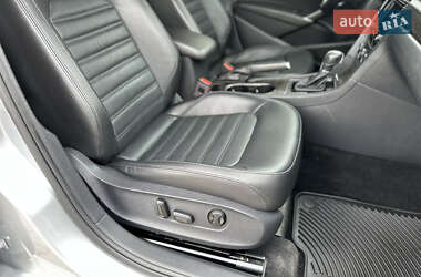 Седан Volkswagen Passat 2017 в 