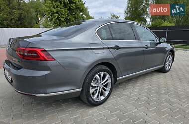 Седан Volkswagen Passat 2016 в 
