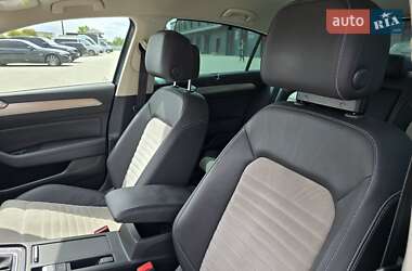 Седан Volkswagen Passat 2016 в 