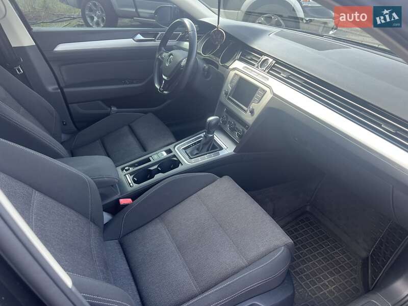 Универсал Volkswagen Passat 2015 в Киеве