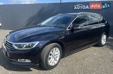 Универсал Volkswagen Passat 2015 в Киеве