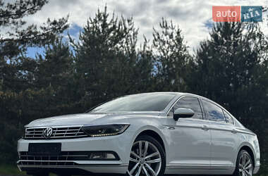 Седан Volkswagen Passat 2018 в Дрогобичі