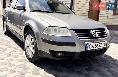 Седан Volkswagen Passat 2003 в Черкасах