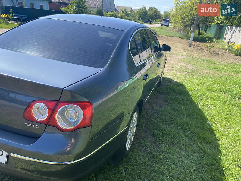 Седан Volkswagen Passat 2010 в Павлограді