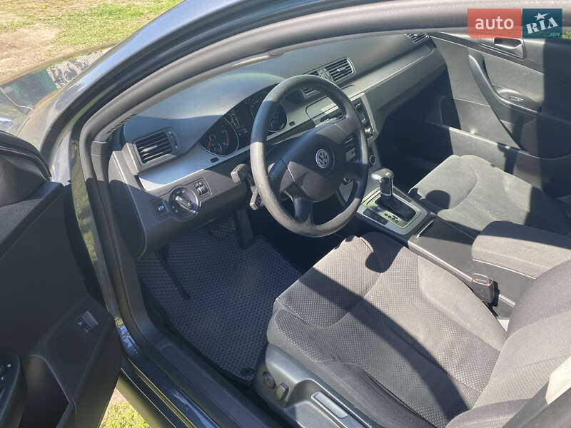 Седан Volkswagen Passat 2010 в Павлограді