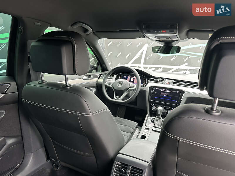 Седан Volkswagen Passat 2020 в Киеве