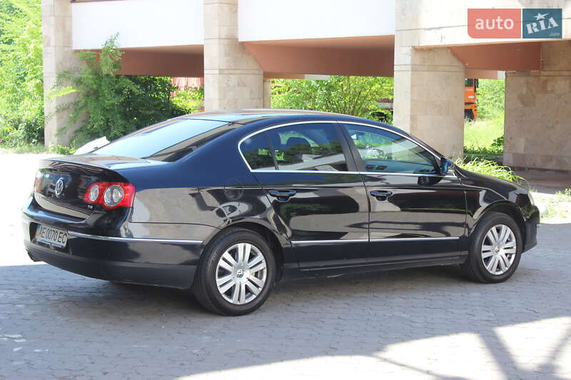 Седан Volkswagen Passat 2008 в Днепре