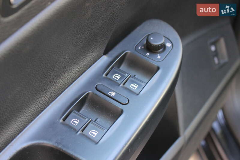 Седан Volkswagen Passat 2008 в Днепре