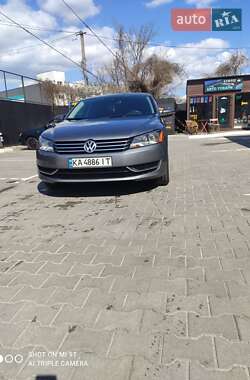 Седан Volkswagen Passat 2012 в Києві