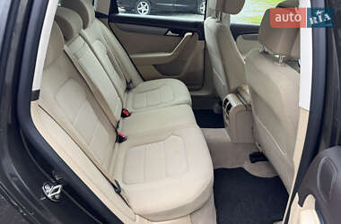 Универсал Volkswagen Passat 2012 в 