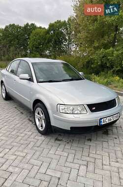Седан Volkswagen Passat 1999 в Старой Выжевке