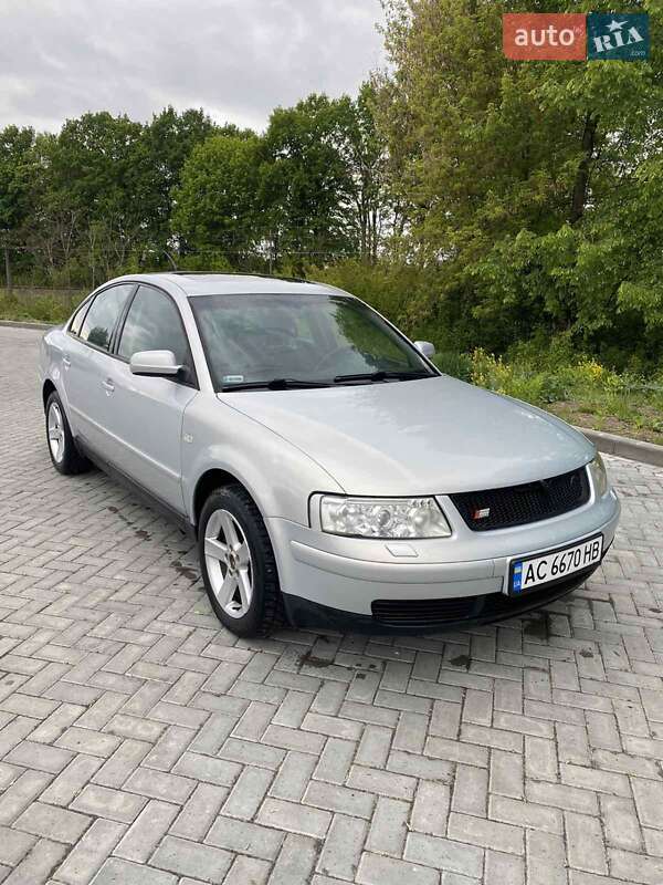 Седан Volkswagen Passat 1999 в 