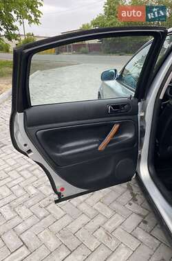 Седан Volkswagen Passat 1999 в 